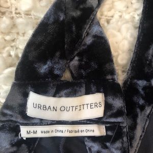 navy blue velvet URBAN OUTFITTERS jumpsuit